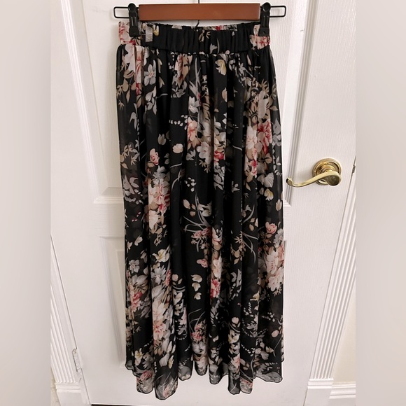 Shein Floral Print Maxi Skirt (S) - Picture 4 of 10